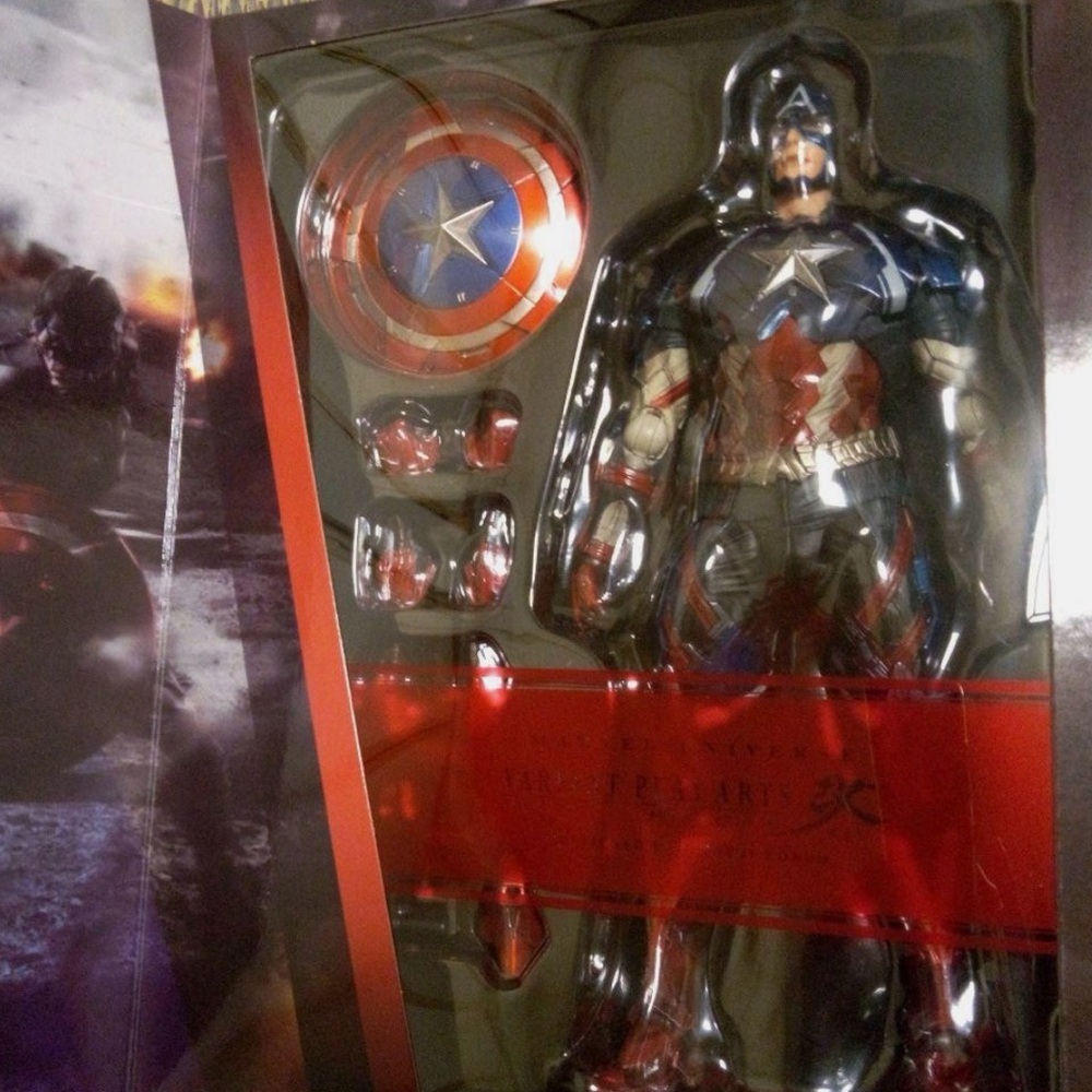 BNIB Square Enix Marvel Universe Variant: Play Arts Kai Captain America